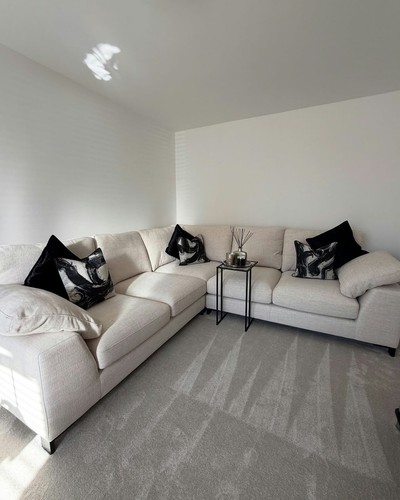Cream corner sofa 2c2 - 5, seater